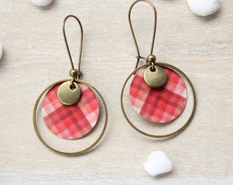 Small Scottish tartan earrings with red and white tiles, round circle sleepers, bronze or gold stainless steel, autumn fashion