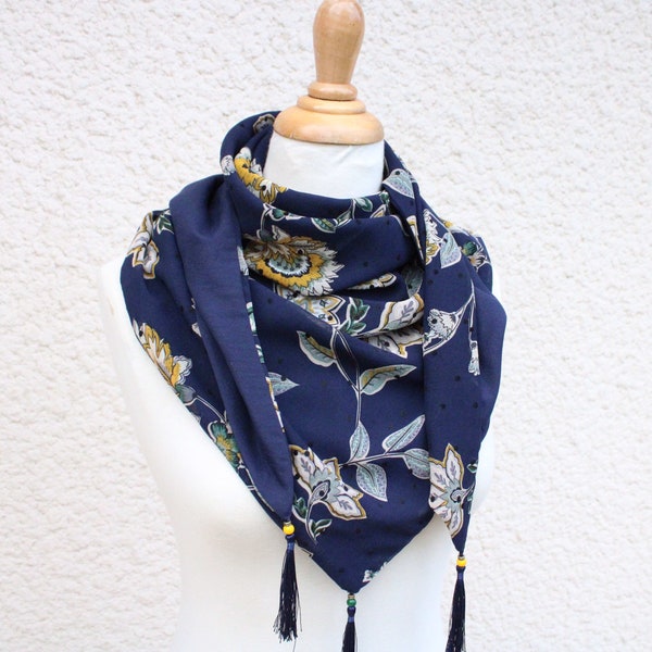 Foulard chaud printemps châle triangle bleu marine fleurs jaune blanc vert  mousseline doublé viscose pompons chèche cadeau pour elle