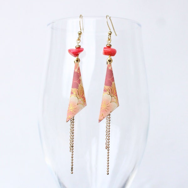 Boucles d'oreilles très longues japonaises florales motifs été fleurs rose rouge doré  cadeau pour elle crochet inoxydable pierre corail