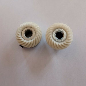 Set of 2 angle hook pinions for Singer sewing machine Horizontal and vertical pinion