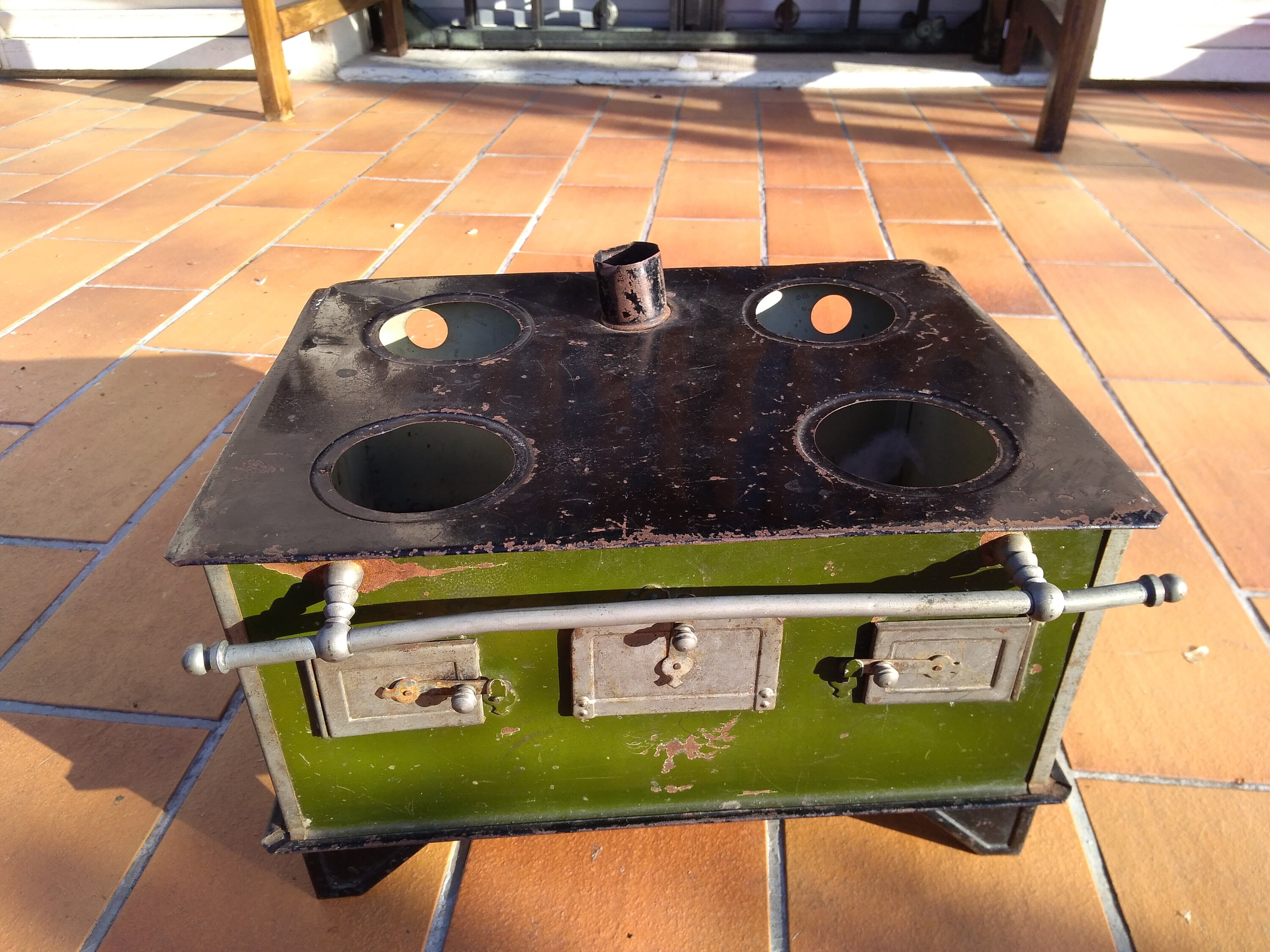 Cuisinière De Poupée En Tôle Années 30 A. Beck - Jouet Ancien Et Rare