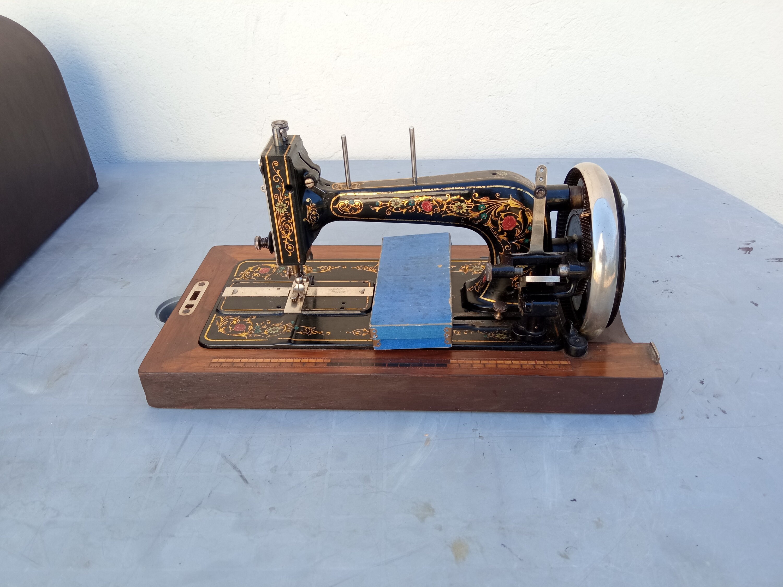 Old Sewing Machine Year 1900 G. Magdelain Rue De 97