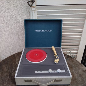 Vintage 1950s Nuova Faro record player