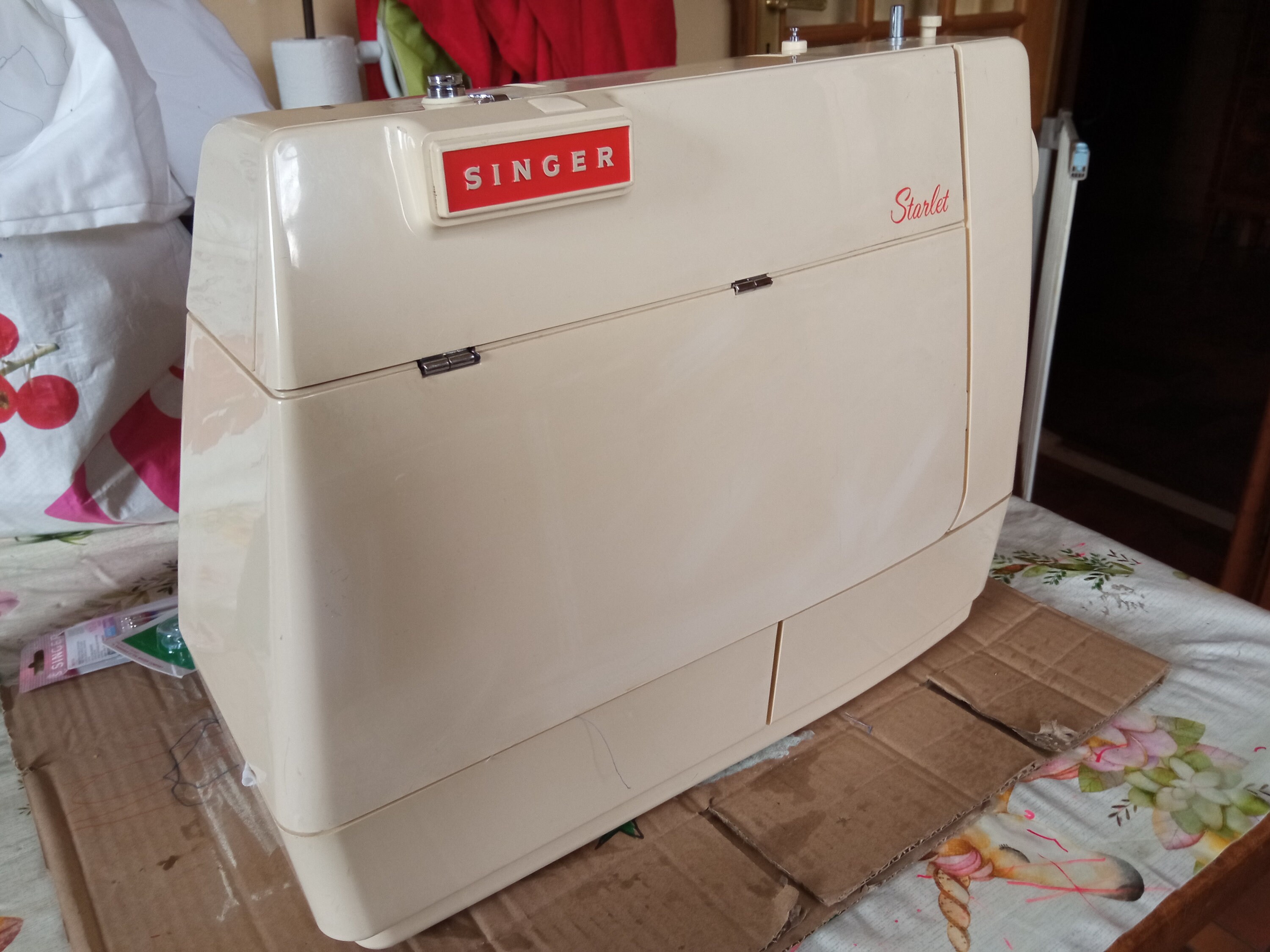 Machine à Coudre SINGER Starlett 495 – Occasion Bon état – Modèle Compact