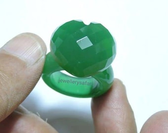 1 pieza de corazón de ónix verde en forma de piedra preciosa facetada completa banda de anillo / banda de anillo de corazón / anillo de boda de corazón / corazón en la parte superior.