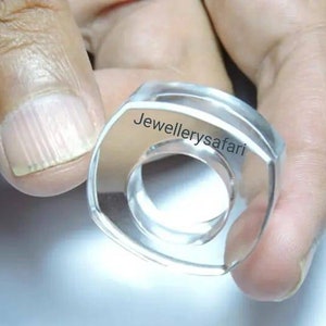 1 Piece Gorgeous Natural Rock Crystal Quartz Hand Carved Gemstone Made Ring/Fashion Jewellery/Engagement Rings.