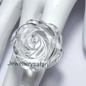 New Arrival Very Beautiful Natural Rock Crystal Quartz Hand Carved Rose Flower Shaped Gemstone Made Ring/Jewellery/Stone Jewellery.