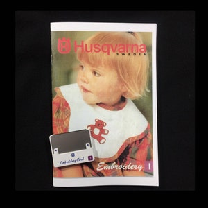 Die Stickdatei wird in einem Stickmuster von Husqvarna Viking Rose gestickt