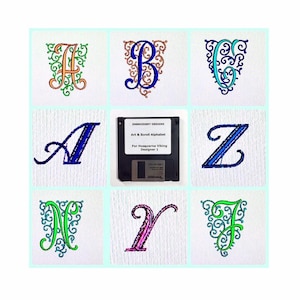 Disquete con diseños de bordado alfabético de monogramas de arte y pergamino para Husqvarna Viking Designer 1 (otros formatos en CD disponibles)