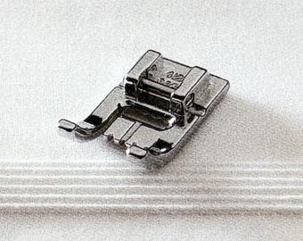 Husqvarna Viking Seven Groove Pin Tuck Foot for Sewing Machines Models from groups 1-4