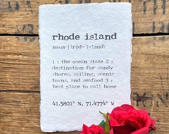 Impresión de definición de Rhode Island en fuente de máquina de escribir en papel hecho a mano de 5 x 7, 8 x 10, 11 x 14, Regalo de inauguración de la casa, Nueva Inglaterra, Arte de la palabra del estado del océano