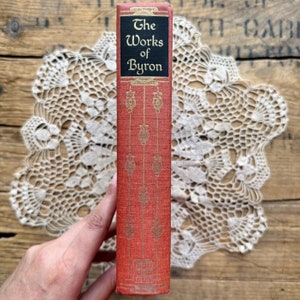 vintage 1951 The Works of Lord Byron, biographie de Byron, drames satiriques de poésie sélectionnés, cadeau de livre de poésie romantique, décoration de livre rouge et or