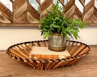 Vintage midcentury wire and wood slat oval basket or tray, light and dark wood, entryway decor, kitchen napkin holder, basket gallery wall