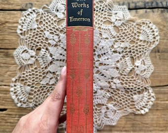 livre vintage The Works of Ralph Waldo Emerson in One Volume, poèmes et essais, Nature, amour, amitié, Boston Hymn, livre sur la Nouvelle-Angleterre