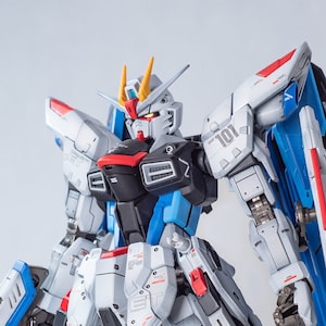 塗装済みバンダイ RG 1/144 「νガンダム」 - Etsy 日本