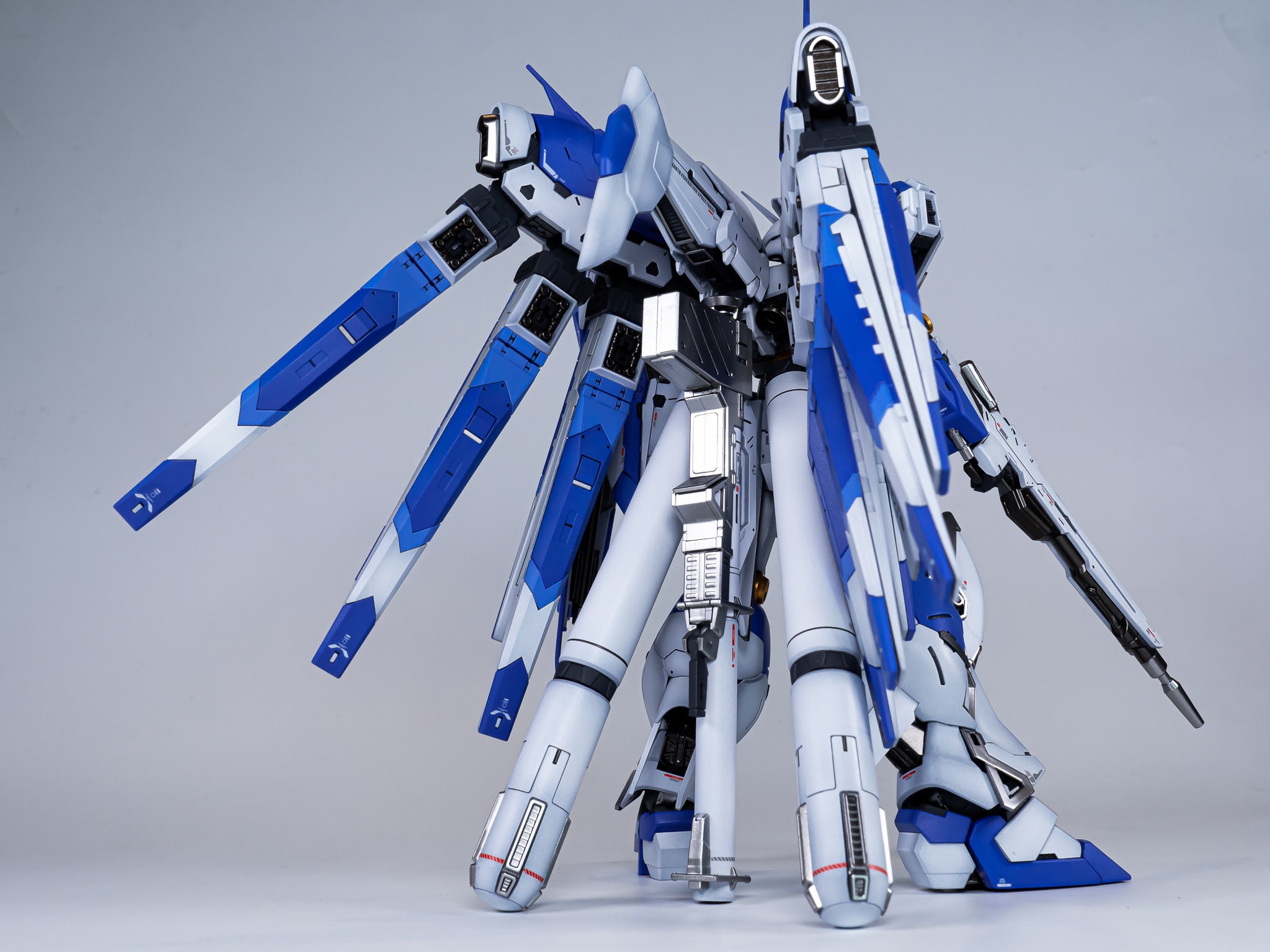 Bandai RG 1/144 Hi-ν Gundam – Maquette Real Grade – Cranberry – Japon – Dès 15 Ans