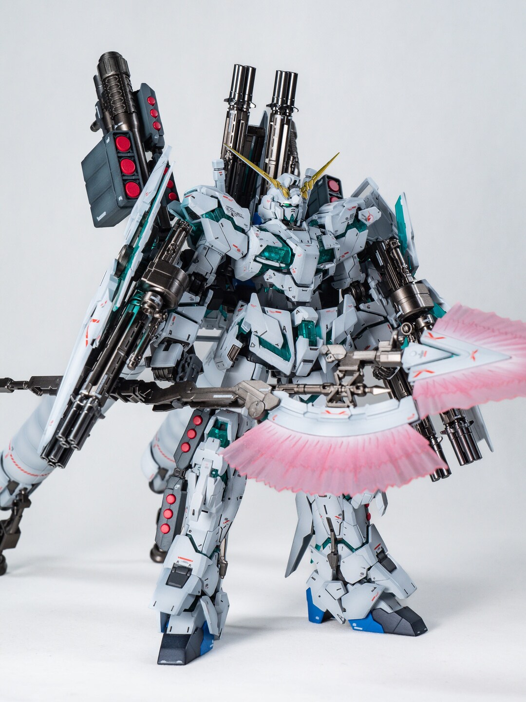 HGUC フルアーマーユニコーンガンダム 白バンシィ 塗装 完成品 バンダイ 白き獅子(フルアーマーユニコーンガンダム2号機バンシィ・ペル