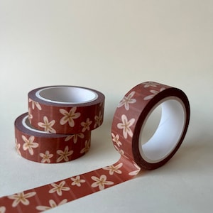 Washi tape rouge avec motif floral //utilisation pour la journalisation, le scrapbooking, le postcrossing, l'artisanat, l'emballage cadeau