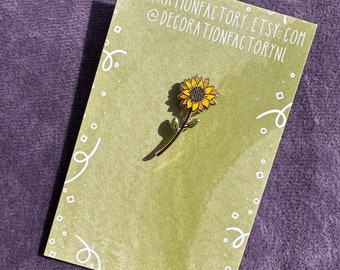 Sunflower enamel pin // Hard enamel lapel pin gold plated badge brooche, sunflower pin, flower pin, floral pin, flower badge, sunflowers