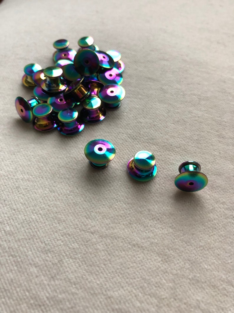 Goud、Regenboog en Zilver Metalen バーグレンデリング ピン バック // 安全なピン バック、タイタック バック、ピン バック、ピンバック、安全なピン、ピンのアップグレード 画像 3