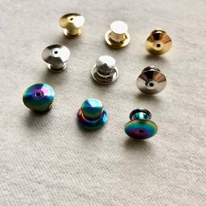 Goud, Regenboog en Zilver Metalen vergrendeling pin backs // Secure pin back, Tie tac back, pin back, pinback, secure pins, pin upgrade