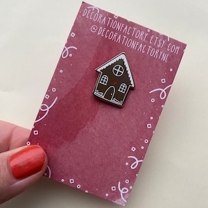 Peperkoekhuis emaille pin//Harde emaille pin, kerstpin, kleine pin, Feetelstifte, Kleine pin, Winternadel