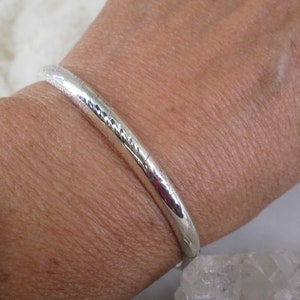 Sterling Silver Bangle Bracelet w/Safety Chain&gt;925 Beautifully Etched Hinged Bangle Bracelet,925 Bracelet,Sterling bangle,Engraved Bangle