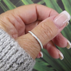 Opal Band&gt;Solid Sterling Silver Thin Opal Eternity Band Ring&gt;Opal Ring,Narrow Band,Thin Silver Band,Opal Jewelry,Wedding ring,Thumb ring,925