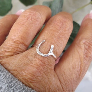 HORSESHOE Ring&gt;925 Sterling Silver Hammered Horseshoe Ring,Lucky Horseshoe ring,Equestrian,Horses,Horseshoe jewelry,925 rings,sterling