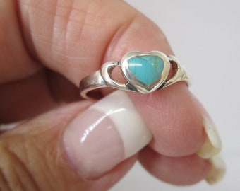 Dainty Turquoise HEART Ring>925 Sterling Silver Turquoise ring,Turquoise ring,Southwestern ring,Heart ring,Love ring,Sterling Western ring