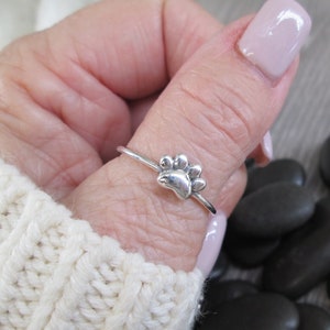 PAW PRINT Ring&gt;Dog Paw ring,Cat Paw ring,Dainty sterling silver Paw print ring,Animal Lover,925 ring,Dog ring,Cat ring,Pet lover,Sterling