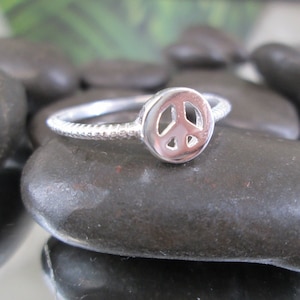 925 PEACE Ring&gt;925 Sterling Silver Peace ring&gt;Tiny Peace ring,925 Peace ring,Sterling Silver Peace Sign Ring,1960&#39;s Peace Sign,Best Seller