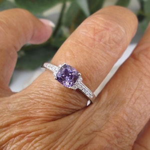 Sterling Silver Amethyst Ring&gt;Cushion Cut Amethyst ring,Sparkling CZ&#39;s&gt;925 Amethyst ring,Minimalist,Engagement ring,Dainty ring,Non tarnish