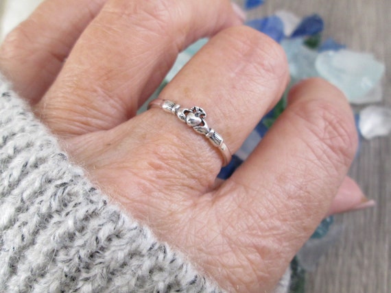 Claddagh Ring,Tiny Celtic Irish Claddagh Ring,925… - image 2