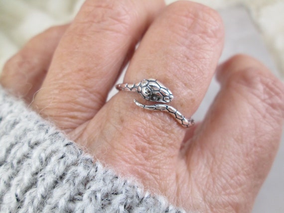 925 Sterling SNAKE Ring> 925 Snake Ring,Snake ring,Wrap Around Snake ring,925 sterling rings,Dainty snake ring,Thin Snake Band,Reptile ring