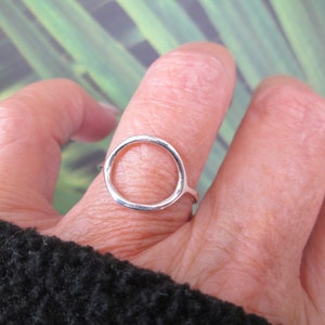 Sterling Silver Open CIRCLE Ring&gt;Minimalist Circle ring,925 Circle ring,Geometric,Karma ring,Simple O ring,Endless Love,Sterling Open Circle