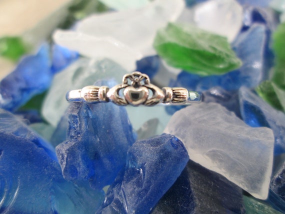 Claddagh Ring,Tiny Celtic Irish Claddagh Ring,925… - image 6