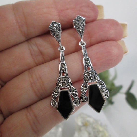 Sterling Silver ONYX and Marcasite Drop Earrings>Onyx Earrings,Marcasite Earrings,Sterling Silver earrings,925 Sterling Onyx Dangle Earrings