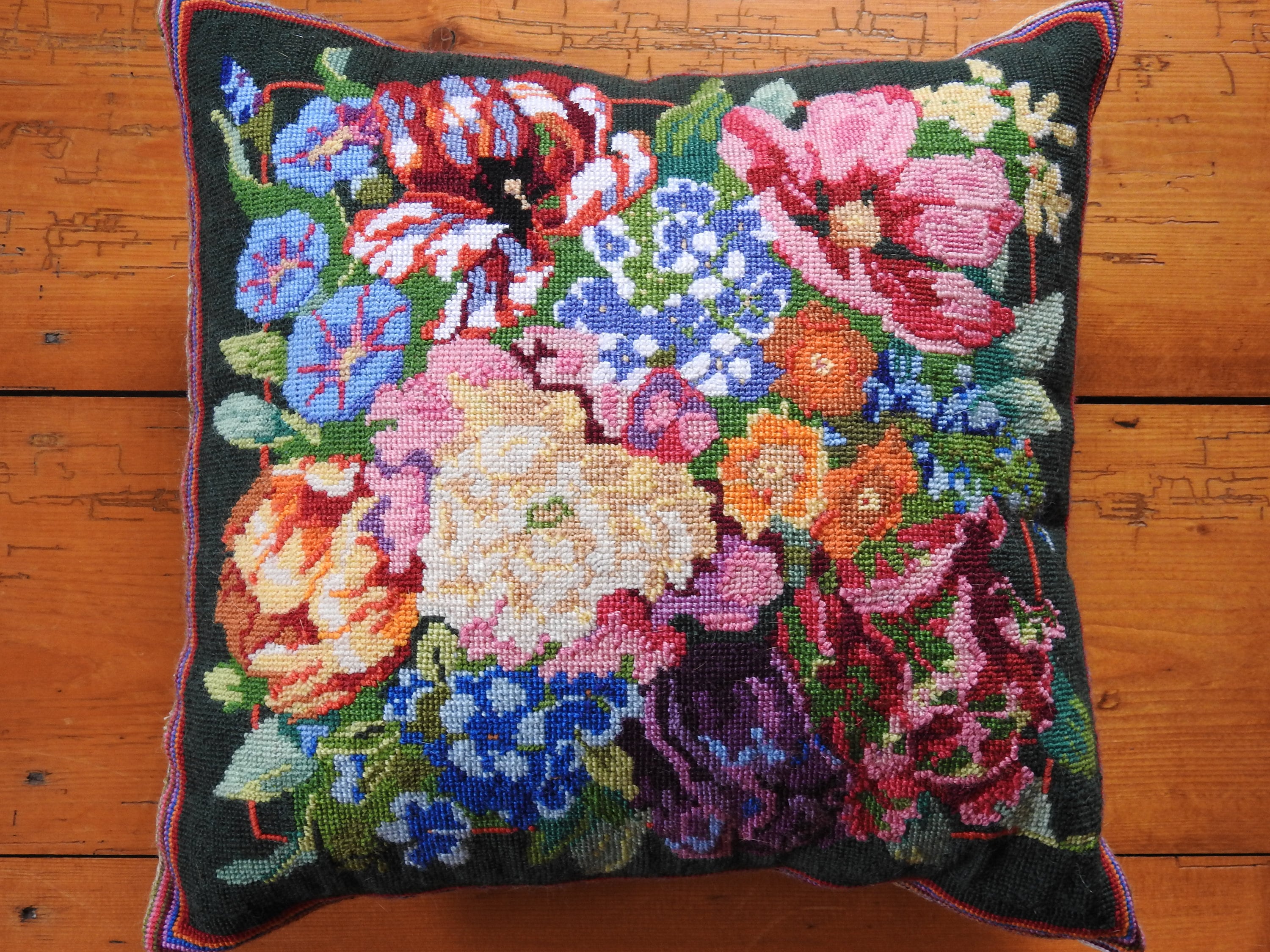 Needlepoint pillow - Etsy 日本