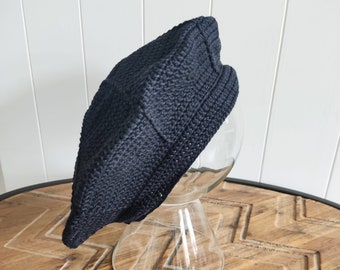 Gehäkelte Baskenmütze aus Baumwolle in Marineblau