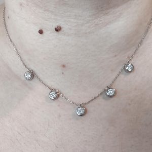 Collar de estación de moissanita: cadena ajustable de plata de ley de 2,50 quilates
