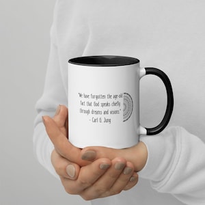 Carl Jung Dream Zitat Mandala Tasse mit Farbe im Inneren