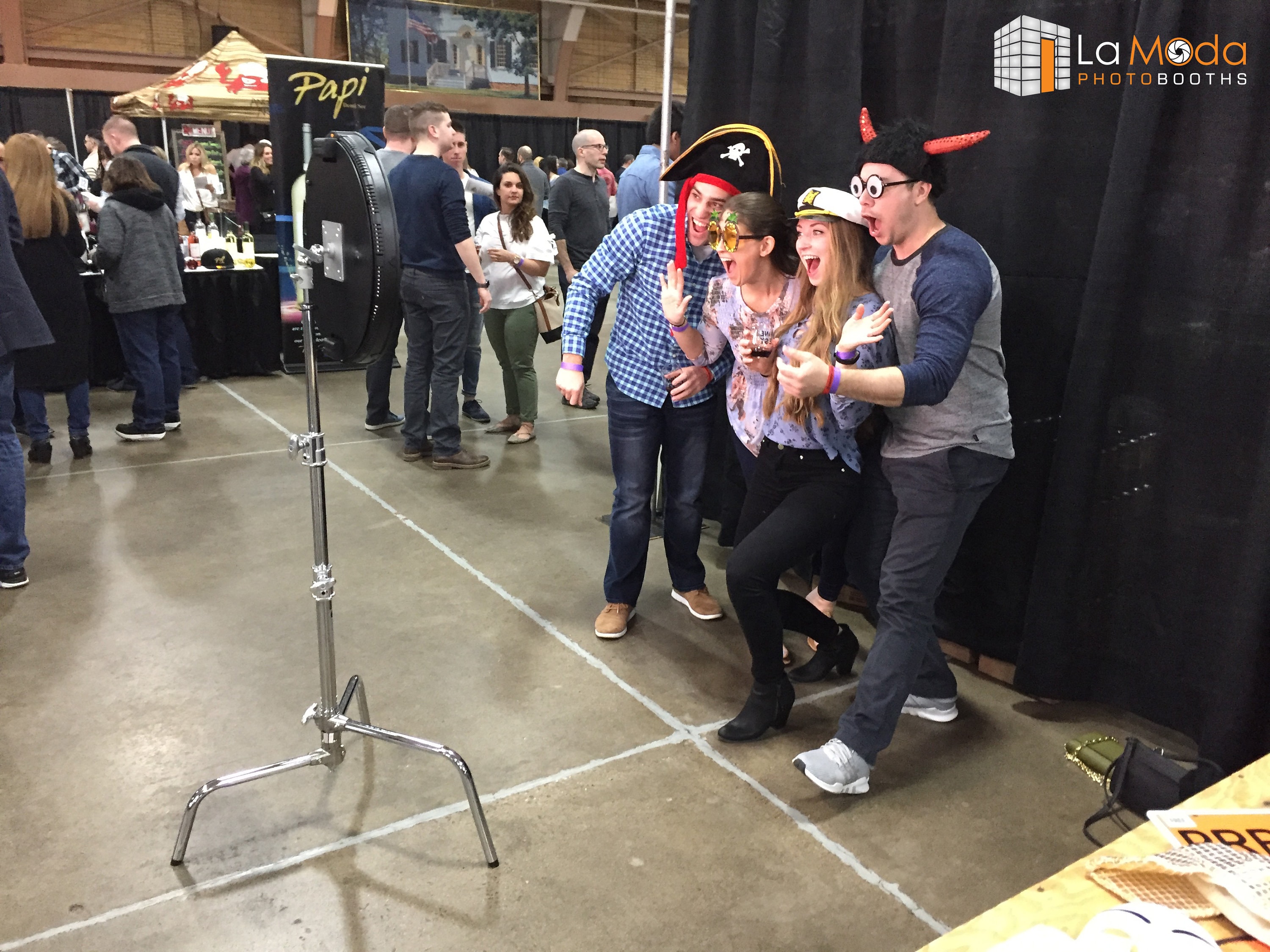  Cam Photo Booth Modern, Sleek, Versatile 1 Highest Quality Booth