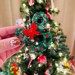 Mouse holiday wreath claw clip