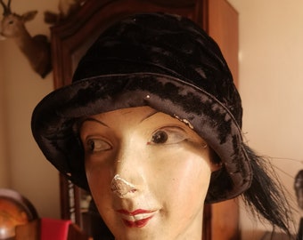 Vintage  antique 1920s  velvet cloche hat french