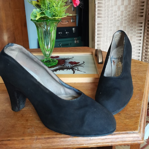 Vintage 1930s black suede shoes heels FR34 UK2 US3