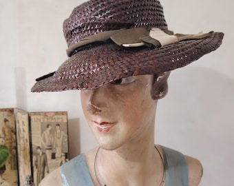 Women display picture 1