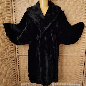 Vintage 1930s art deco fake fur black coat Size S