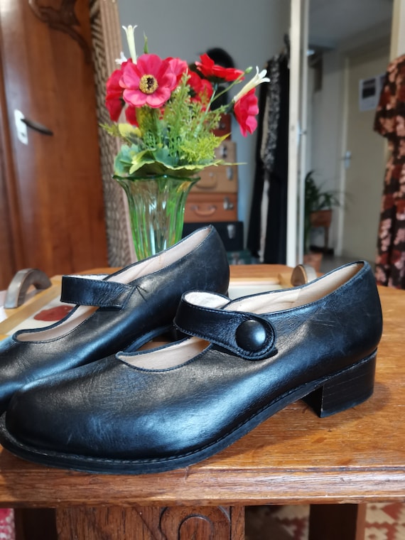 Vintage 1980s does 1920S 1930s black leather shoe… - image 2