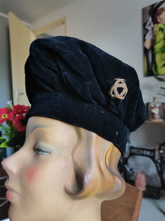 Vintage 1940s  black velvet halo hat french - image 2